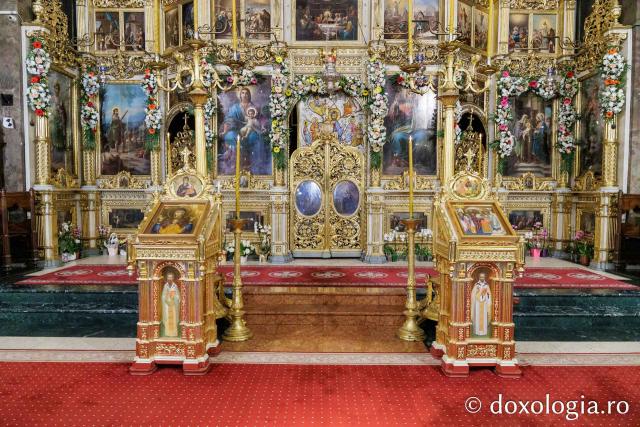 Priveghere la Catedrala Mitropolitană din Iași, în ajunul Întâmpinării Domnului