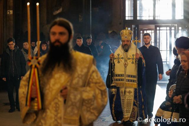 Priveghere la Catedrala Mitropolitană din Iași, în ajunul Întâmpinării Domnului