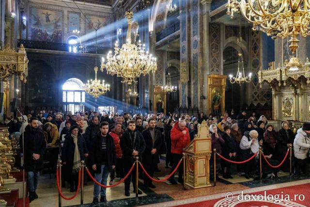 Priveghere la Catedrala Mitropolitană din Iași, în ajunul Întâmpinării Domnului