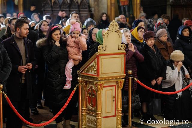 Priveghere la Catedrala Mitropolitană din Iași, în ajunul Întâmpinării Domnului
