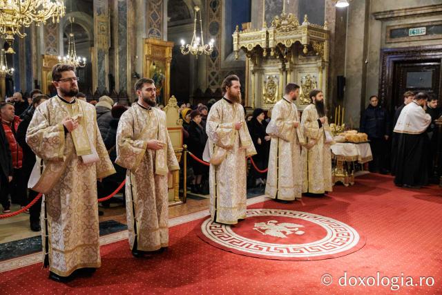 Priveghere la Catedrala Mitropolitană din Iași, în ajunul Întâmpinării Domnului