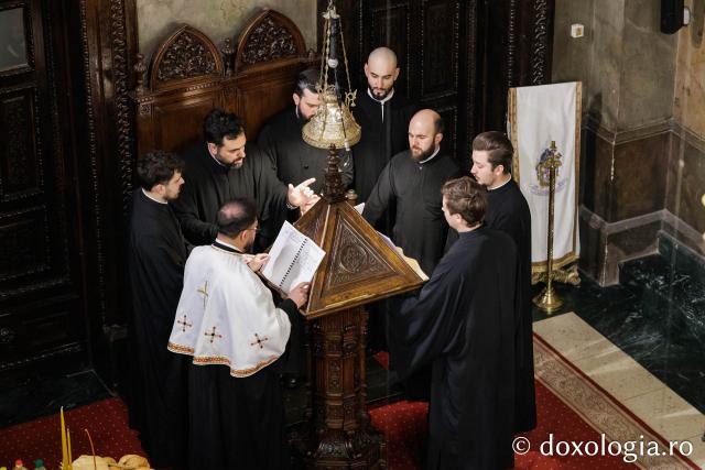 Priveghere la Catedrala Mitropolitană din Iași, în ajunul Întâmpinării Domnului