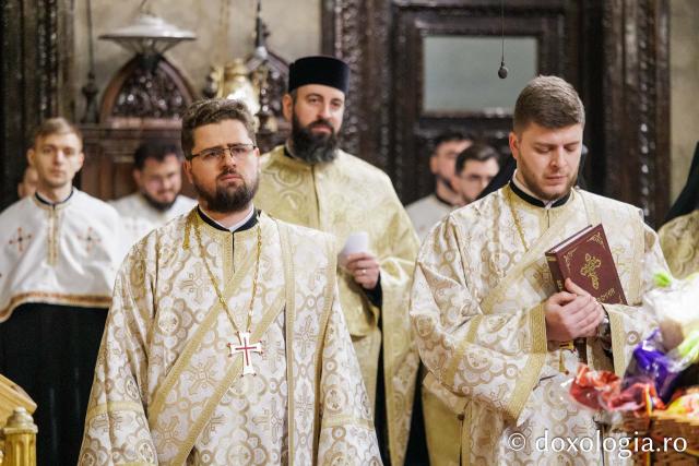 Priveghere la Catedrala Mitropolitană din Iași, în ajunul Întâmpinării Domnului