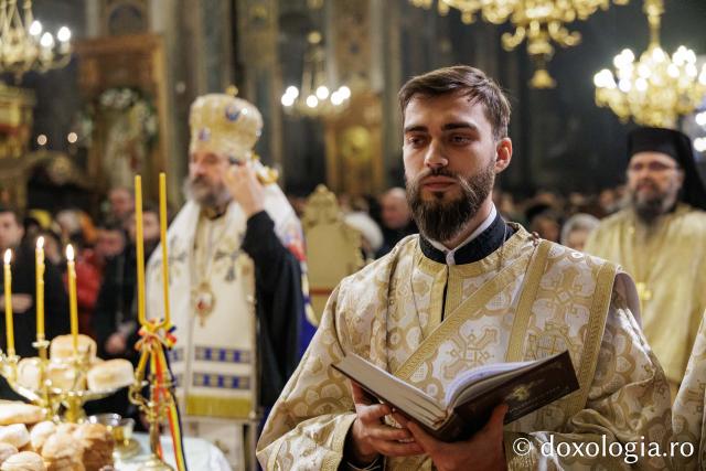 Priveghere la Catedrala Mitropolitană din Iași, în ajunul Întâmpinării Domnului