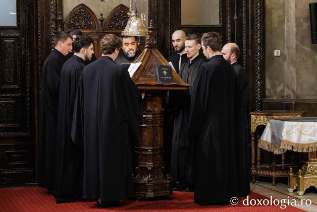 Priveghere la Catedrala Mitropolitană din Iași, în ajunul Întâmpinării Domnului