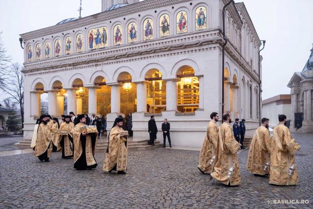 Sfânta Liturghie și proclamarea generală a canonizării celor 16 sfinte femei românce