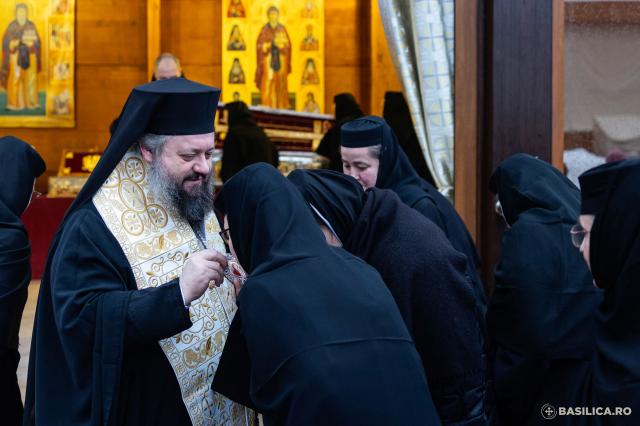 Sfânta Liturghie și proclamarea generală a canonizării celor 16 sfinte femei românce