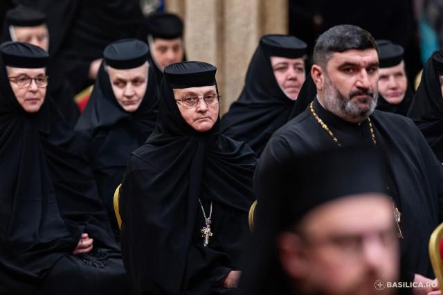 Sfânta Liturghie și proclamarea generală a canonizării celor 16 sfinte femei românce