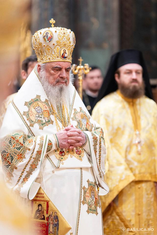 Sfânta Liturghie și proclamarea generală a canonizării celor 16 sfinte femei românce