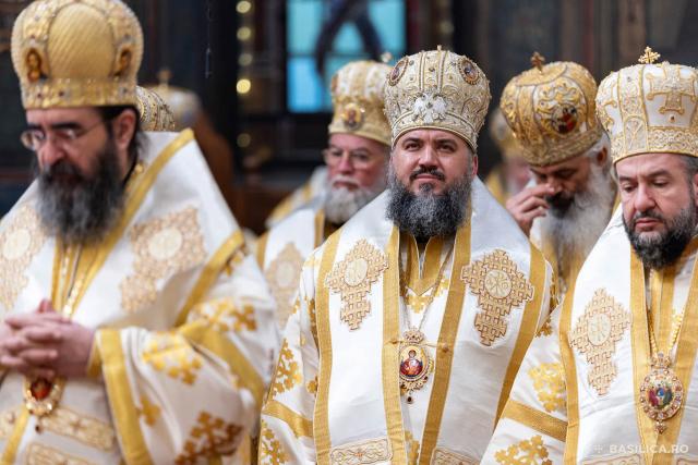 Sfânta Liturghie și proclamarea generală a canonizării celor 16 sfinte femei românce
