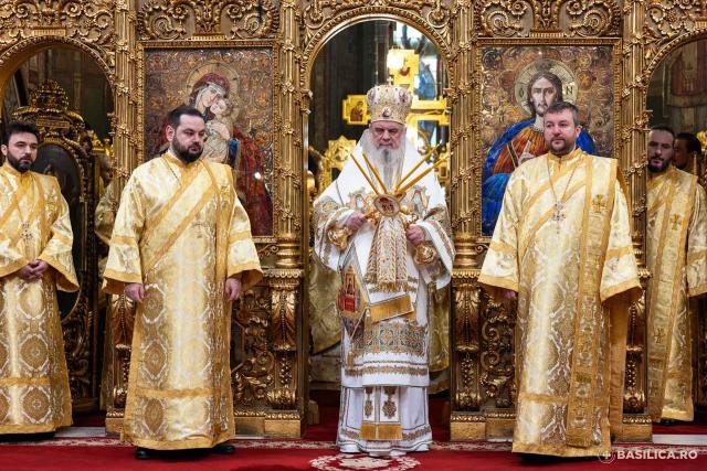 Sfânta Liturghie și proclamarea generală a canonizării celor 16 sfinte femei românce