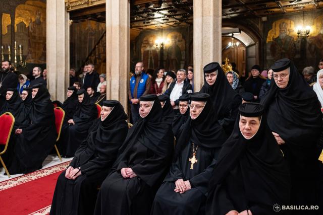 Sfânta Liturghie și proclamarea generală a canonizării celor 16 sfinte femei românce