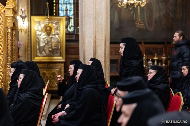 Sfânta Liturghie și proclamarea generală a canonizării celor 16 sfinte femei românce