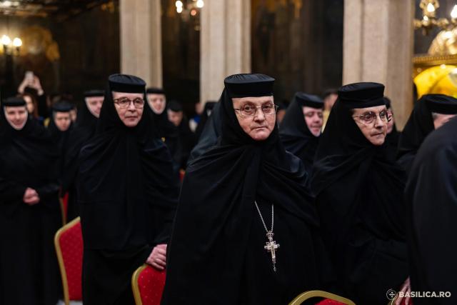 Sfânta Liturghie și proclamarea generală a canonizării celor 16 sfinte femei românce