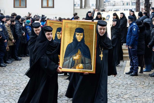 Sfânta Liturghie și proclamarea generală a canonizării celor 16 sfinte femei românce