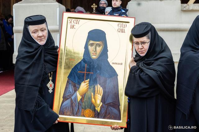 Sfânta Liturghie și proclamarea generală a canonizării celor 16 sfinte femei românce