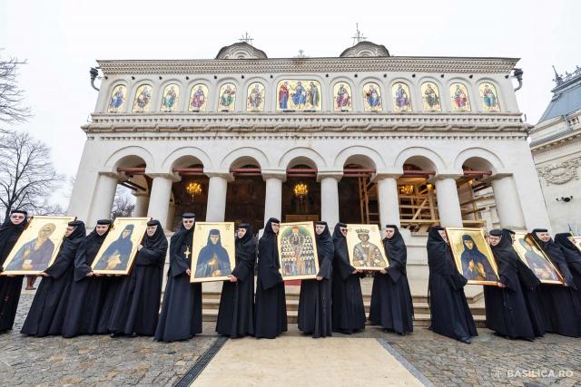 Sfânta Liturghie și proclamarea generală a canonizării celor 16 sfinte femei românce
