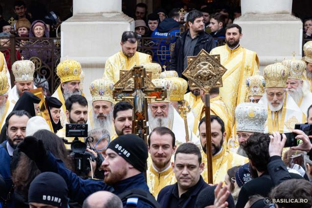 Sfânta Liturghie și proclamarea generală a canonizării celor 16 sfinte femei românce