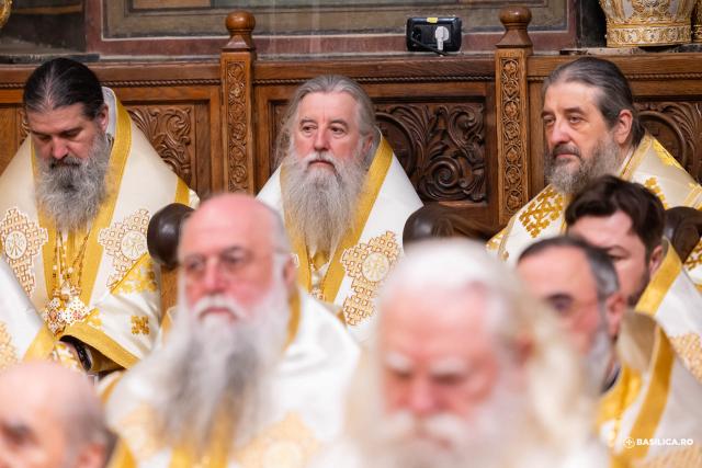 (Foto) Sfânta Liturghie și proclamarea generală a canonizării celor 16 sfinte femei românce