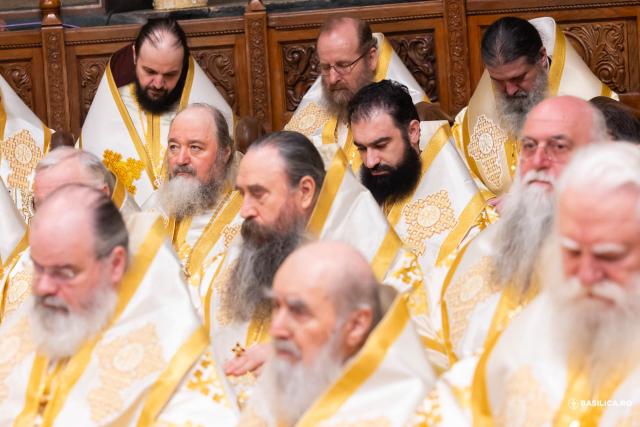 Sfânta Liturghie și proclamarea generală a canonizării celor 16 sfinte femei românce