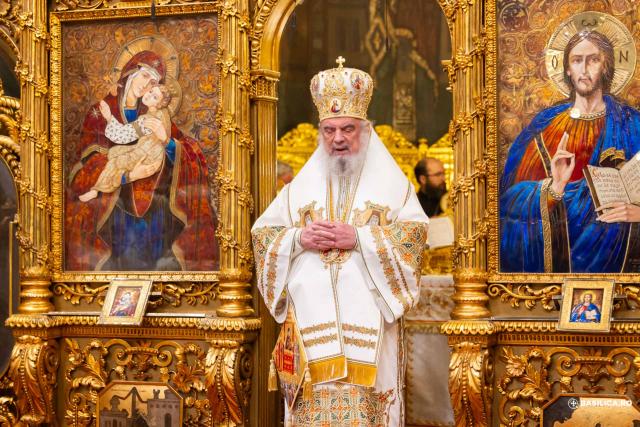 Sfânta Liturghie și proclamarea generală a canonizării celor 16 sfinte femei românce