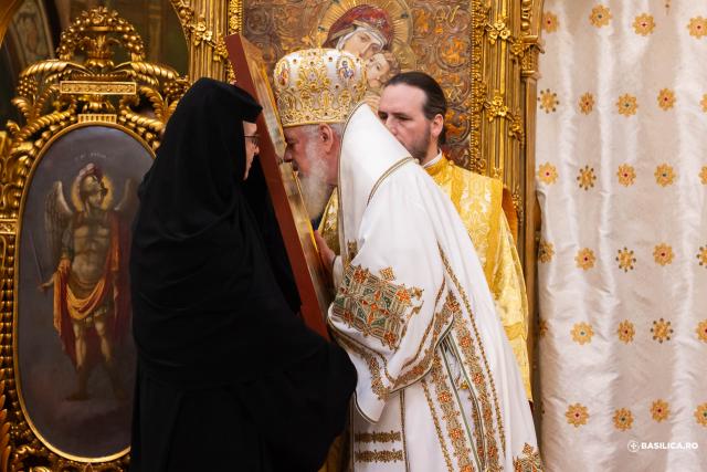 Sfânta Liturghie și proclamarea generală a canonizării celor 16 sfinte femei românce