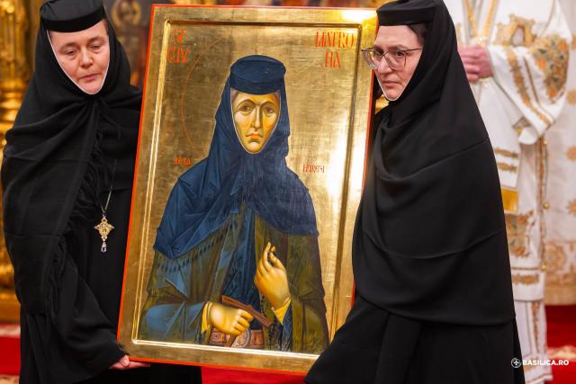 Sfânta Liturghie și proclamarea generală a canonizării celor 16 sfinte femei românce