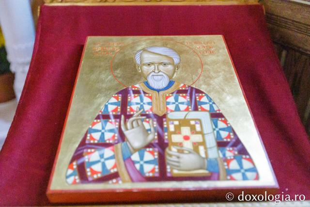 Racla cu moaștele Sfântului Preot Mărturisitor Dumitru Stăniloae