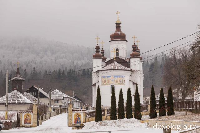 Schitul Vovidenia Neamț