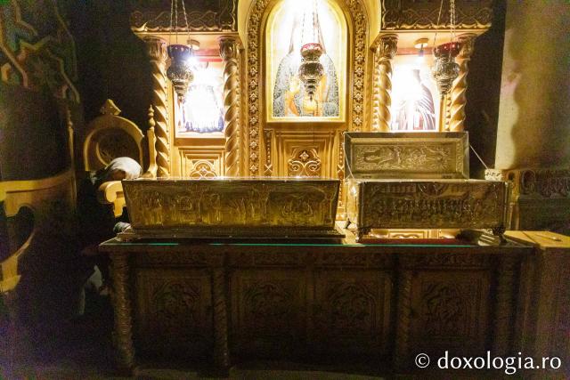 Racla cu moaștele Sfântului Cuvios Mărturisitor Sofian de la Antim