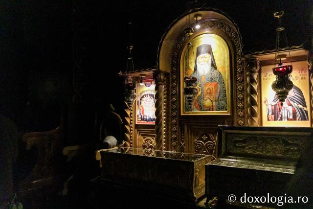 Racla cu moaștele Sfântului Cuvios Mărturisitor Sofian de la Antim