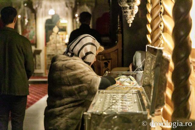 Racla cu moaștele Sfântului Cuvios Mărturisitor Sofian de la Antim