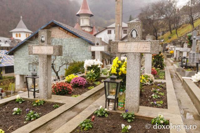 Cimitirul Mănăstirii Râmeț