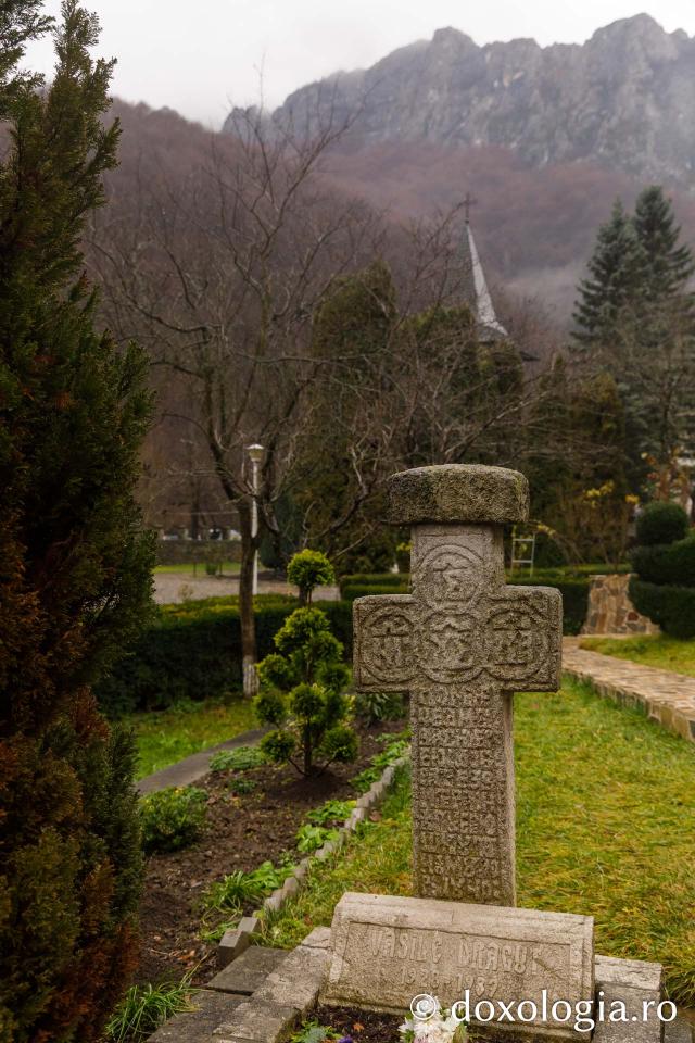 Cimitirul Mănăstirii Râmeț