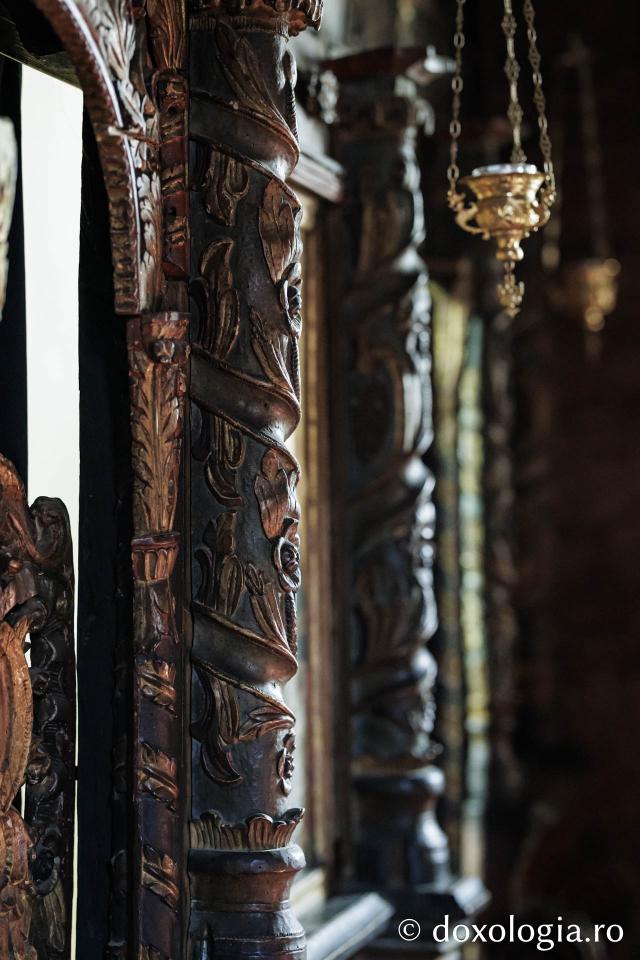 Catepeteasma din secolul al XVII-lea din biserica din Jigoreni