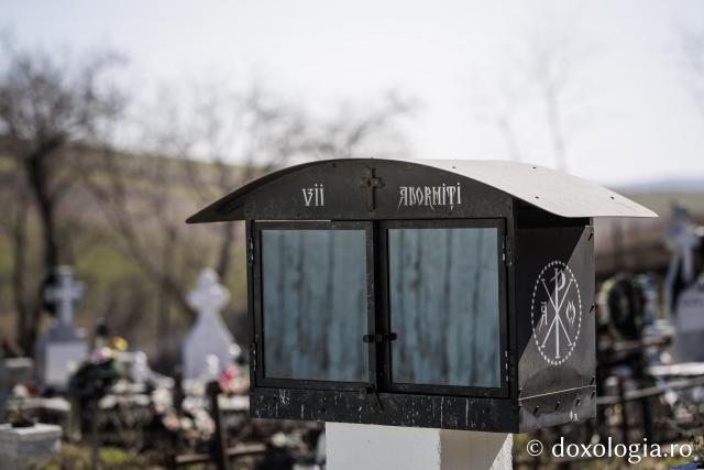 Cimitirul bisericii din Jigoreni 