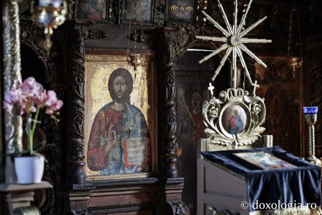 Catepeteasma din secolul al XVII-lea din biserica din Jigoreni