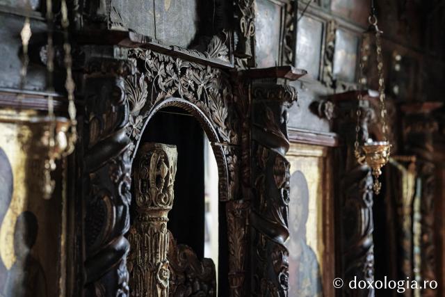 Catepeteasma din secolul al XVII-lea din biserica din Jigoreni