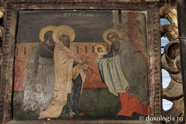 (Foto) Între dealuri și istorie – biseCatepeteasma din secolul al XVII-lea din biserica din Jigorenirica din Jigoreni