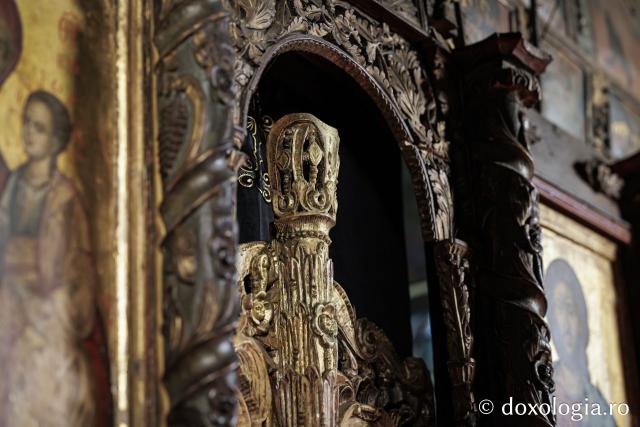 Catepeteasma din secolul al XVII-lea din biserica din Jigoreni