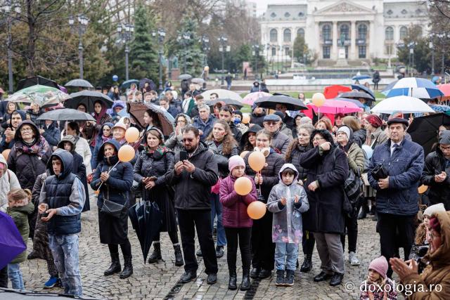 (Foto) „Solidaritate pentru amândoi” – Marșul pentru viață de la Iași, 2026
