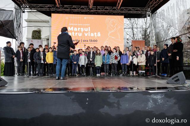 (Foto) „Solidaritate pentru amândoi” – Marșul pentru viață de la Iași, 2026