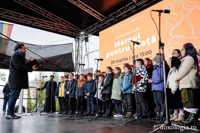 (Foto) „Solidaritate pentru amândoi” – Marșul pentru viață de la Iași, 2026