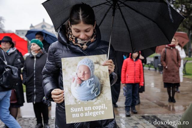 (Foto) „Solidaritate pentru amândoi” – Marșul pentru viață de la Iași, 2026