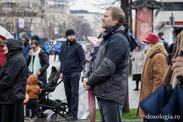 (Foto) „Solidaritate pentru amândoi” – Marșul pentru viață de la Iași, 2026