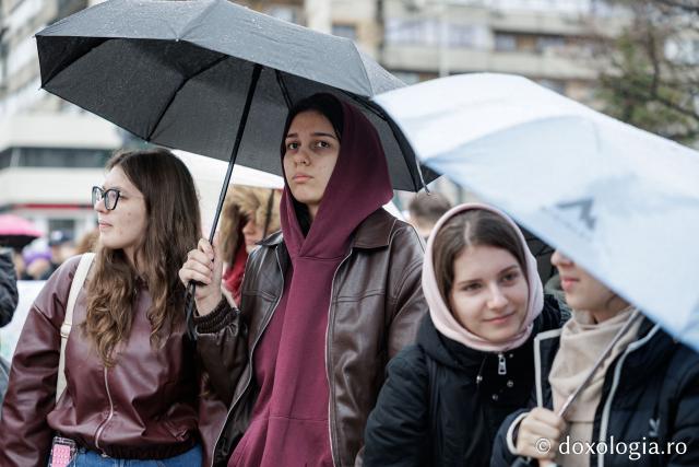 (Foto) „Solidaritate pentru amândoi” – Marșul pentru viață de la Iași, 2026