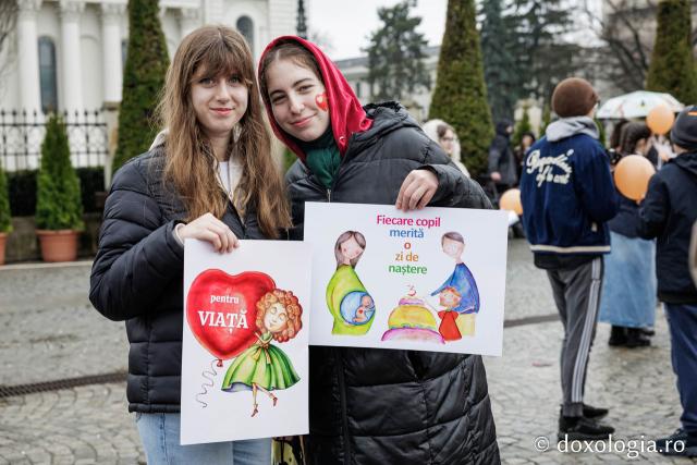 (Foto) „Solidaritate pentru amândoi” – Marșul pentru viață de la Iași, 2026