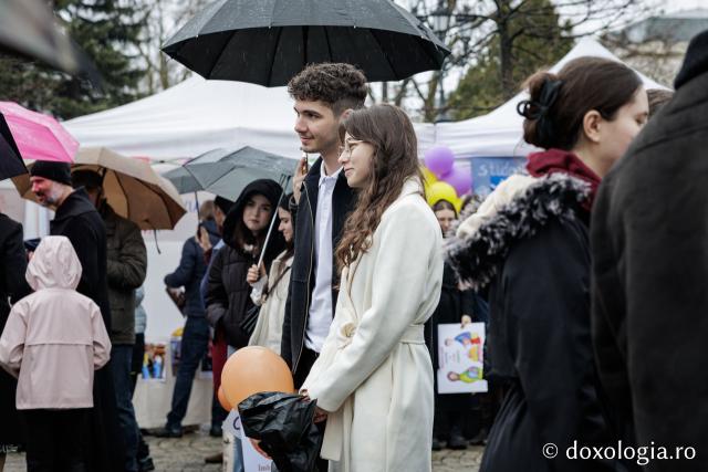 (Foto) „Solidaritate pentru amândoi” – Marșul pentru viață de la Iași, 2026