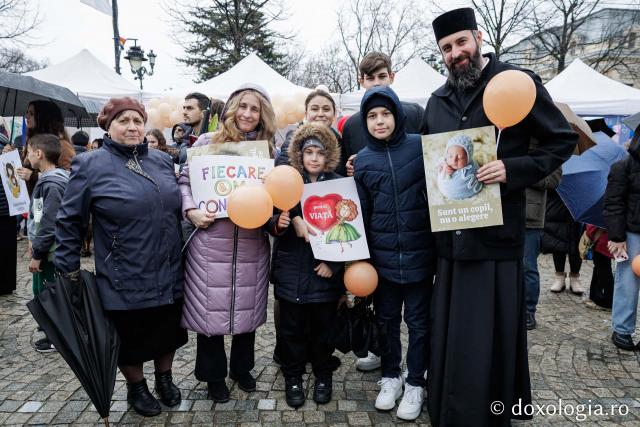 (Foto) „Solidaritate pentru amândoi” – Marșul pentru viață de la Iași, 2026