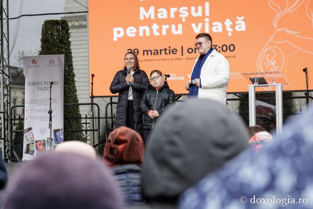 (Foto) „Solidaritate pentru amândoi” – Marșul pentru viață de la Iași, 2026